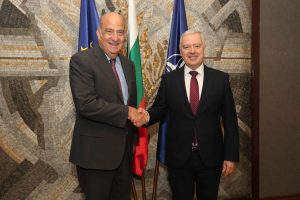 Производството на зърно и добитък в Китай нараства през 2025 г