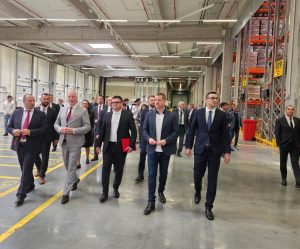 Съобщава се, че XPeng обединява модули за автономно шофиране и интелигентен кокпит в нов общ AI център · TechNode