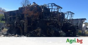 Опожариха техниката на дългогодишен зърнопроизводител и животновъд