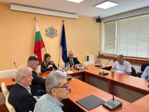 Зам.-министър Лазарова: Металургичните дружества имат реална възможност да си партнират с отбранителни предприятия
