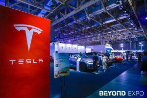 Хуманоидният робот Tesla Optimus дебютира в Шанхай