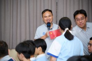 Топ учени вдъхновяват следващото поколение