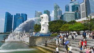 Сингапур предприема мерки срещу измамниците със задължителни бойни пръчки, докато случаите на измами нарастват