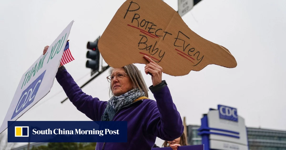 Starbucks и Luckin преминаха през спад на продажбите в едни и същи магазини през Q2 · TechNode