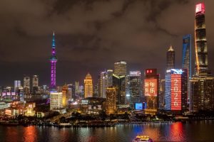 Шанхай отчита ръст на онлайн разходите по празниците