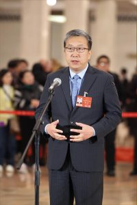 Китай развива блокчейн технологията с местни иновации, казва националният законодател