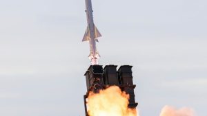 Китай критикува японската „мрежа за убийства“ на фона на надвисналото разполагане на ракети с голям обсег